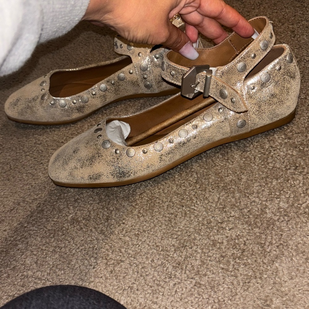 Free People Silver and Tan Flats - Picture 2 of 5